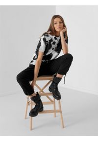 outhorn - T-shirt oversize z nadrukiem damski. Okazja: na co dzień. Materiał: bawełna, materiał. Wzór: nadruk. Styl: sportowy, casual #6