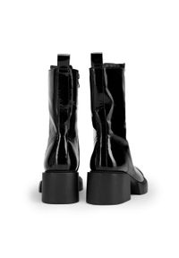 Wittchen - Botki skórzane z suwakiem z przodu. Kolor: wielokolorowy, czarny, szary. Materiał: skóra, lakier. Sezon: jesień, zima. Obcas: na obcasie. Styl: elegancki. Wysokość obcasa: średni #6