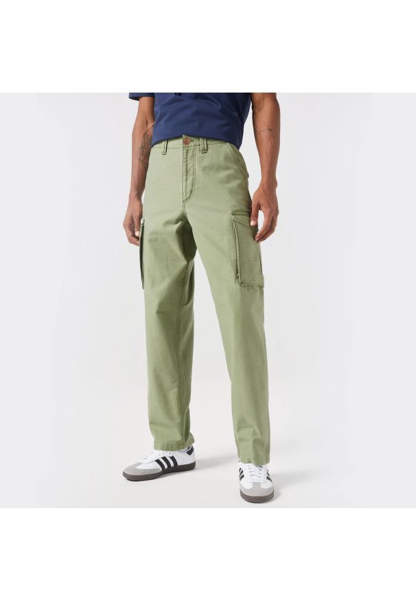 Wrangler - MESKIE SPODNIE WRANGLER CASEY JONES CARGO OLIVE 112350906