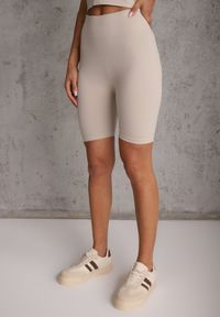 Renee - Beżowe Elastyczne Szorty Biker High Waist Diovien. Okazja: na co dzień. Stan: podwyższony. Kolor: beżowy. Materiał: prążkowany. Długość: krótkie. Styl: casual #2