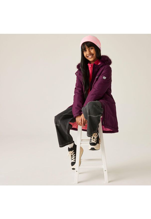 Regatta - Płaszcz dziecięcy zimowy Fabrizia II. Okazja: na co dzień. Kolor: fioletowy. Materiał: puch. Sezon: zima. Styl: elegancki, casual, sportowy