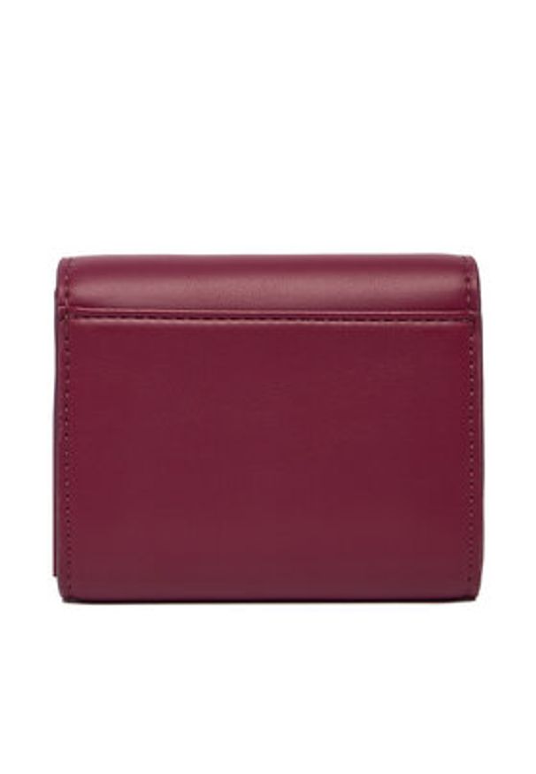 Calvin Klein Portfel Bold Ck Medium Bifold LV04F1047G Bordowy. Kolor: czerwony. Materiał: skóra