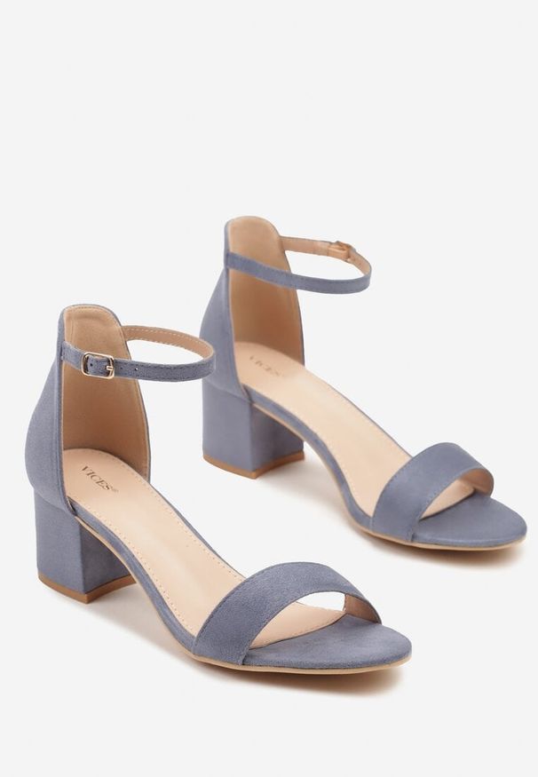 Born2be - Niebieskie Sandały Vices na Obcasie w Klasycznym Stylu Jelhiris. Okazja: na co dzień. Zapięcie: sprzączka. Kolor: niebieski. Materiał: jeans. Obcas: na obcasie. Styl: klasyczny. Wysokość obcasa: średni