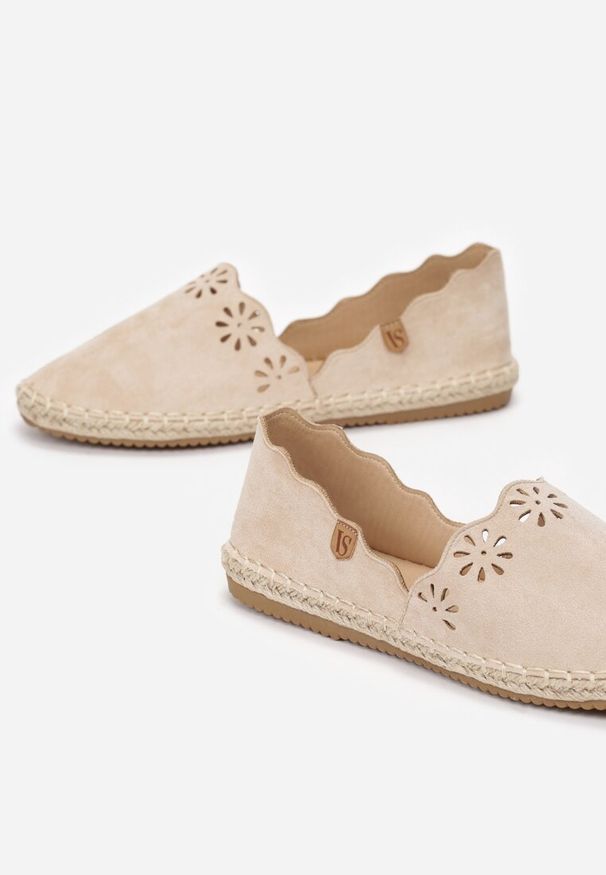 Born2be - Beżowe Espadryle Undefeatability. Nosek buta: okrągły. Zapięcie: bez zapięcia. Kolor: beżowy. Materiał: jeans. Szerokość cholewki: normalna. Wzór: kwiaty. Sezon: lato. Obcas: na płaskiej podeszwie