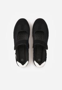 Born2be - Czarne Tenisówki w Stylu Balerinek z Napisem Emitanela. Okazja: na co dzień. Zapięcie: rzepy. Kolor: czarny. Materiał: jeans. Wzór: napisy. Styl: casual, sportowy #7