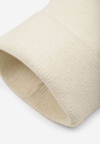 Renee - Jasnobeżowa Czapka z Metaliczną Nicią i Wywinięciem Temivra. Kolor: beżowy. Materiał: jeans. Styl: casual, elegancki #2