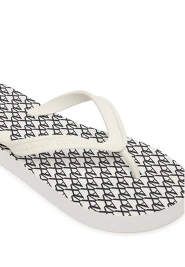 Armani Exchange Japonki XDQ010 XV700 MZ266 Biały. Kolor: biały. Materiał: syntetyk