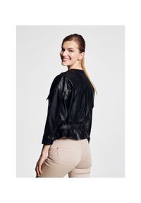 Ochnik - Kurtka skórzana damska ze ściągaczem. Typ kołnierza: kołnierzyk stójkowy. Kolor: czarny. Materiał: skóra. Styl: klasyczny #6