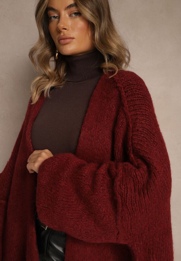 Renee - Bordowy Niezapinany Kardigan Nietoperzowy z Dodatkiem Wełny i Wiskozy Rallidia. Kolor: czerwony. Materiał: wiskoza, wełna. Wzór: gładki