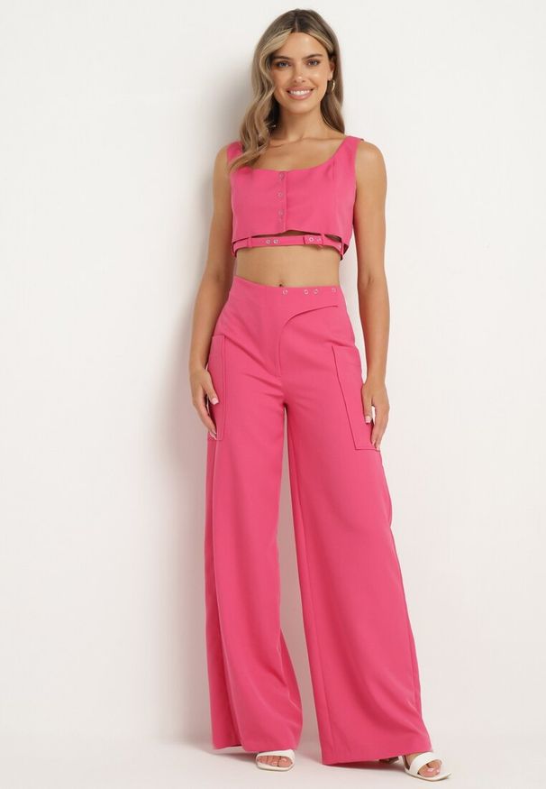 Born2be - Fuksjowe Szerokie Spodnie z Wysokim Stanem z Guzikami i Suwakiem Nestaviana. Stan: podwyższony. Kolor: różowy. Długość: długie. Wzór: aplikacja. Styl: elegancki
