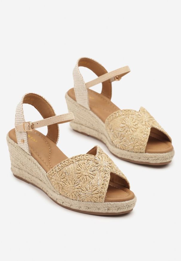 Renee - Beżowe Sandały na Plecionym Koturnie Vices w Stylu Boho Fililuna. Okazja: na co dzień. Zapięcie: sprzączka. Kolor: beżowy. Wzór: aplikacja. Obcas: na koturnie. Styl: boho