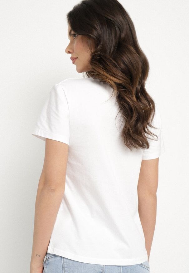 Born2be - Biały T-shirt z Bawełny z Ozdobnym Nadrukiem Noniel. Okazja: na co dzień. Kolor: biały. Materiał: bawełna. Wzór: nadruk. Styl: casual