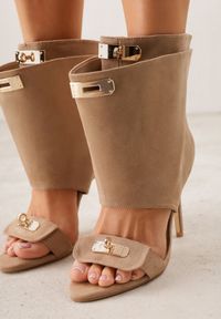 Renee - Brązowe Sandały Typu Botki z Metalicznymi Klamrami Zaehlyss. Zapięcie: klamry. Kolor: brązowy. Materiał: skóra, lakier. Styl: rockowy, wizytowy #7