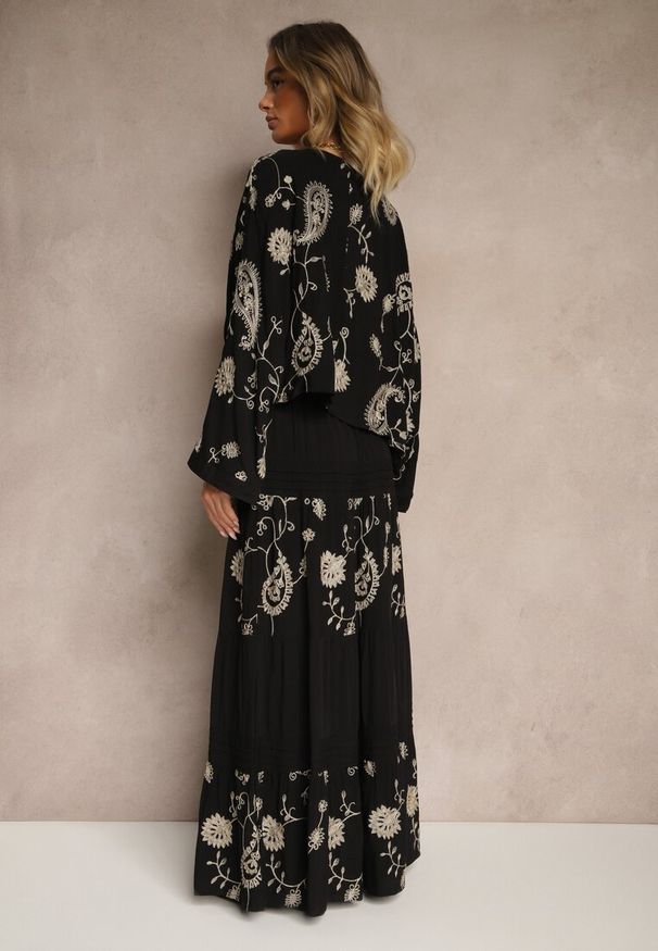 Renee - Czarny Wiskozowy Komplet Boho z Koszulą o Nietoperzowym Kroju i Spódnicą Separia. Kolor: czarny. Materiał: wiskoza. Wzór: aplikacja