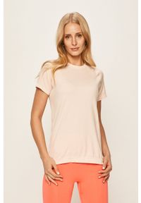 Hummel - T-shirt. Kolor: różowy. Materiał: materiał, dzianina. Wzór: gładki #1