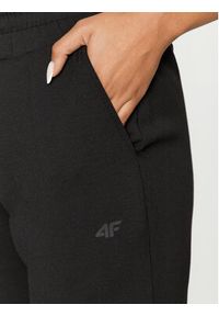 4f - 4F Spodnie dresowe 4FAW23TTROF507 Czarny Regular Fit. Kolor: czarny. Materiał: bawełna, syntetyk #5