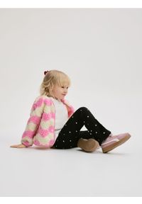 Reserved - Prążkowane legginsy - czarny. Kolor: czarny. Materiał: prążkowany