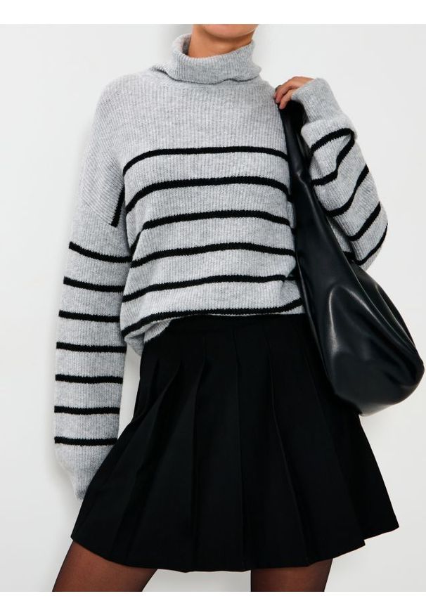 Sinsay - Golf w paski - szary. Typ kołnierza: golf. Kolor: szary. Wzór: paski