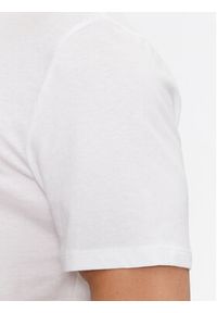 GAP - Gap T-Shirt 753766-01 Biały Regular Fit. Kolor: biały. Materiał: bawełna