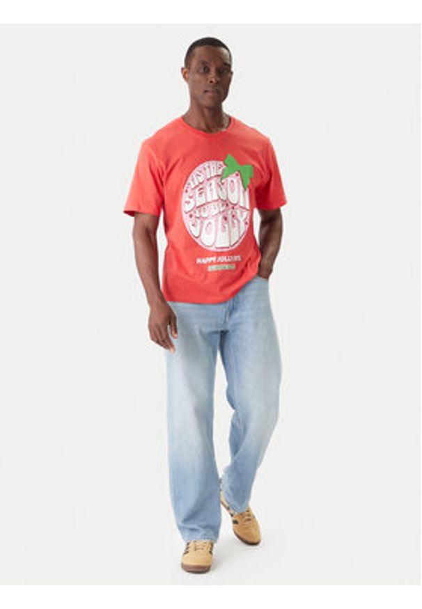 Jack & Jones T-Shirt Holiday Cartoon 12287550 Czerwony Relaxed Fit. Kolor: czerwony. Materiał: bawełna