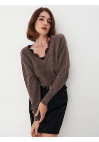 Mohito - Sweter z koronką - Beżowy. Kolor: beżowy. Materiał: koronka. Wzór: koronka #2