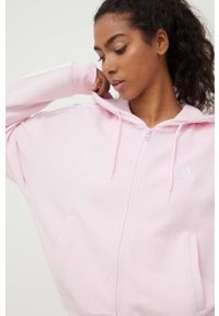 Adidas - adidas bluza damska kolor różowy z kapturem z aplikacją. Typ kołnierza: kaptur. Kolor: różowy. Materiał: materiał, dzianina. Długość rękawa: długi rękaw. Długość: długie. Wzór: aplikacja #6