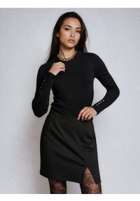 Sinsay - Prążkowany sweter - czarny. Kolor: czarny. Materiał: prążkowany