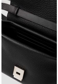 TIGER OF SWEDEN - Tiger Of Sweden torebka skórzana kolor czarny. Kolor: czarny. Materiał: skórzane. Rodzaj torebki: na ramię #2