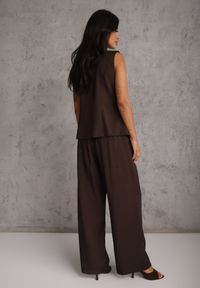 Renee - Brązowy Komplet z Bawełną w Garniturowym Stylu Kamizelka i Spodnie Meloreida. Kolor: brązowy. Materiał: bawełna. Wzór: gładki #8