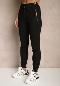 Renee - Czarne Spodnie Dresowe z Bawełny o Kroju Jogger High Waist Cherisa. Okazja: na co dzień. Stan: podwyższony. Kolor: czarny. Materiał: dresówka, bawełna. Styl: elegancki, casual