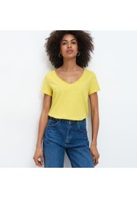 Mohito - Gładki t-shirt - Żółty. Kolor: żółty. Wzór: gładki #1