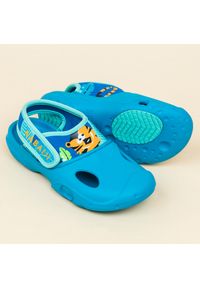 NABAIJI - Sandały basenowe dla dzieci Nabaiji Clog 500 Tiger. Kolor: niebieski. Materiał: kauczuk. Wzór: gładki #1