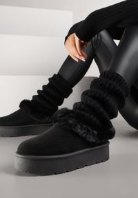Renee - Czarne Krótkie Śniegowce na Platformie Ozdobione Futerkiem Sewlara. Okazja: na co dzień. Kolor: czarny. Materiał: futro. Wzór: aplikacja. Obcas: na platformie. Styl: casual, street #5