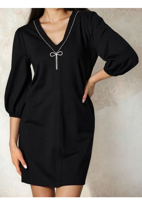 Sinsay - Sukienka mini z kryształkami - czarny. Kolor: czarny. Długość: mini