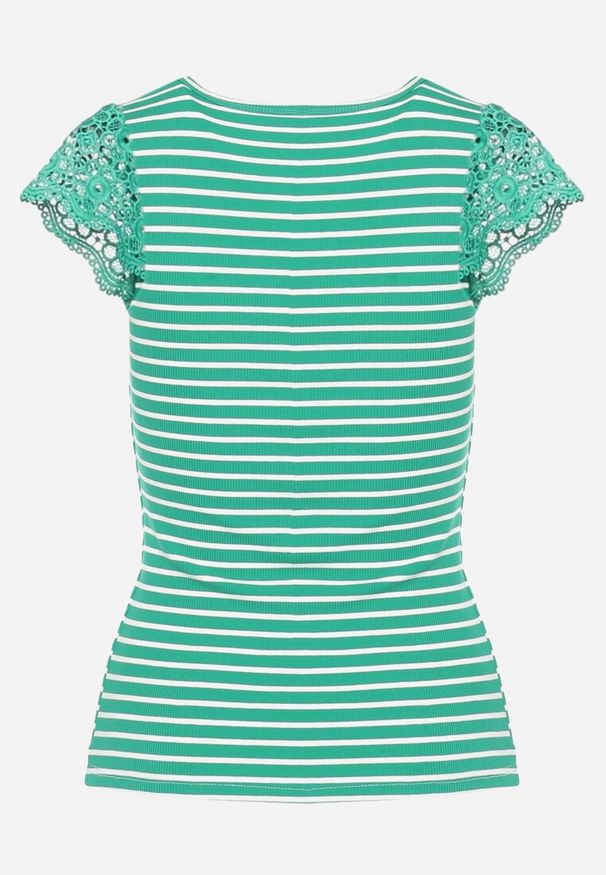 Born2be - Zielony Bawełniany T-shirt z Prążkowanej Dzianiny Ozdobiony Koronką Liasilo. Kolor: zielony. Materiał: dzianina, bawełna, prążkowany, koronka. Wzór: aplikacja, koronka