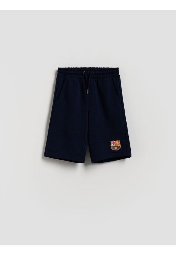 Reserved - Szorty FC Barcelona - granatowy. Kolor: niebieski. Materiał: dzianina, bawełna