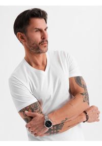 Ombre Clothing - Klasyczna męska bawełniana koszulka z dekoltem w serek BASIC – biała V4 - Rozmiar: M. Typ kołnierza: dekolt w serek. Kolor: biały. Materiał: bawełna. Styl: klasyczny