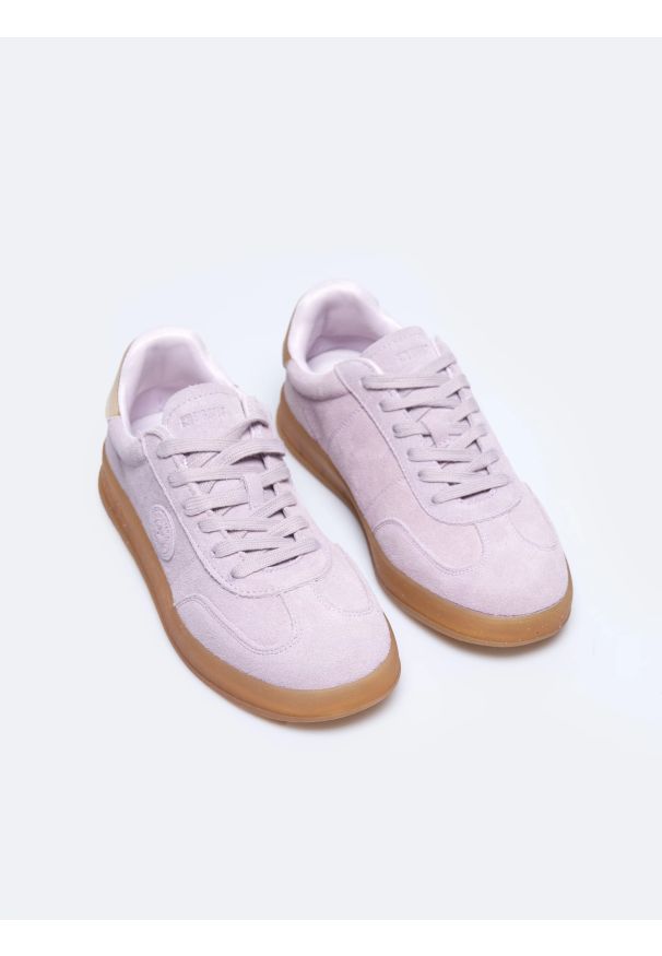 Big-Star - Sneakersy damskie ze skóry naturalnej zamszowej fioletowe RR274850 501. Okazja: na co dzień. Zapięcie: sznurówki. Kolor: fioletowy. Materiał: zamsz, skóra