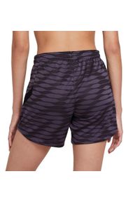 Nike - Damskie Spodenki DriFIT Strike Shorts. Kolor: fioletowy. Sport: turystyka piesza