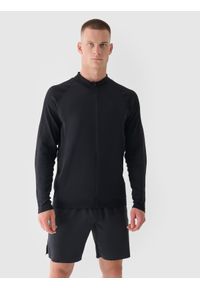 4f - 4F Bluza treningowa szybkoschnąca męska 4F x Robert Lewandowski - czarna S/M. Typ kołnierza: bez kaptura, kołnierzyk stójkowy. Kolor: czarny. Materiał: materiał, włókno, syntetyk, elastan. Długość rękawa: raglanowy rękaw. Wzór: jednolity. Styl: sportowy. Sport: fitness