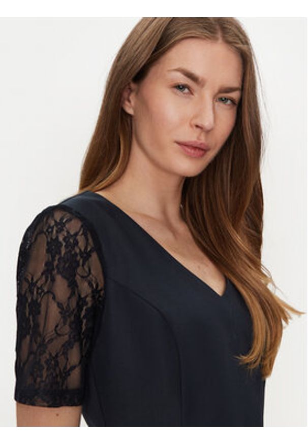 Tatuum Sukienka koktajlowa Dusty T2424.198B Granatowy Regular Fit. Kolor: niebieski. Materiał: syntetyk. Styl: wizytowy