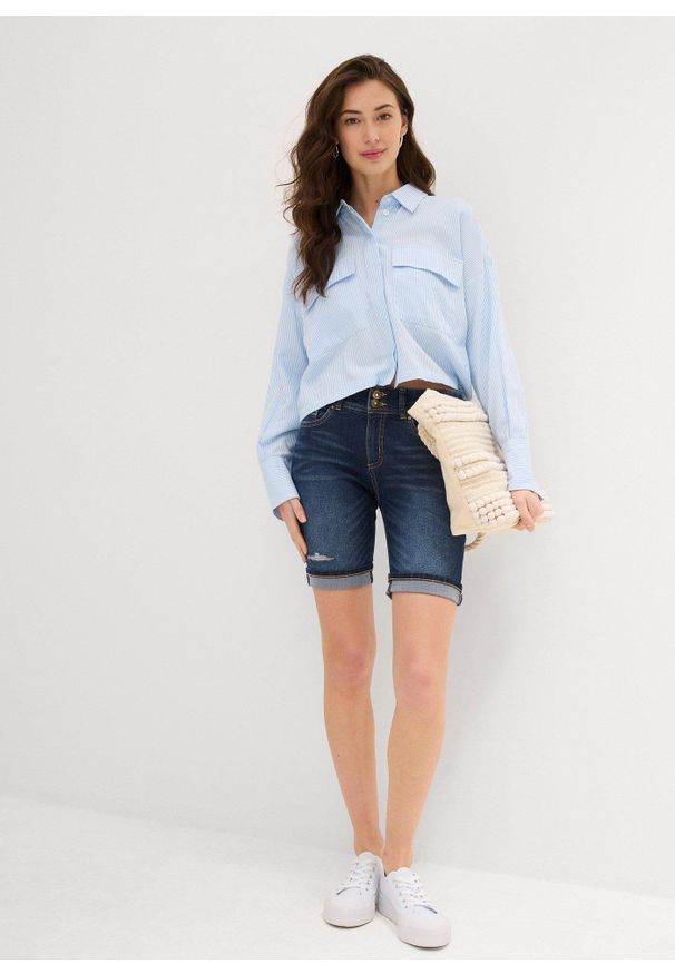 bonprix - Bermudy jeansowe mid waist. Kolor: niebieski. Sezon: lato