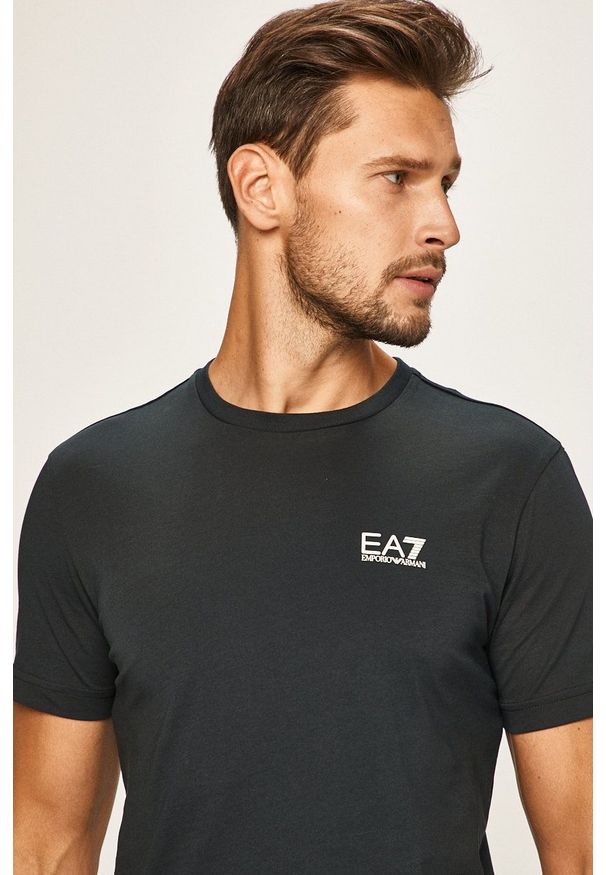 EA7 Emporio Armani - T-shirt. Okazja: na co dzień. Kolor: niebieski. Materiał: dzianina, materiał. Wzór: gładki. Styl: casual
