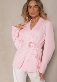 Renee - Różowa Marynarka Ozdobiona Wiązaniem z Boku Lunorisa. Okazja: na co dzień. Kolor: różowy. Wzór: aplikacja. Styl: casual, elegancki