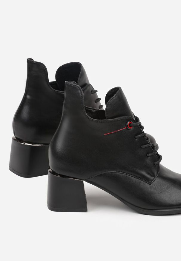 Born2be - Czarne Sznurowane Botki Trzewiki VICES na Słupku z Asymetryczną Cholewką Salles. Okazja: na co dzień. Zapięcie: sznurówki. Kolor: czarny. Materiał: jeans. Szerokość cholewki: normalna. Obcas: na słupku. Styl: casual, elegancki. Wysokość obcasa: średni