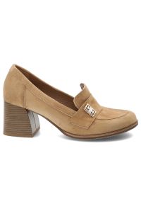 Półbuty damskie Armodo, cholewka ze skóry naturalnej zamszowej wsuwany fason z ozdobnym paskiem i metalowym elementem, brązowe, 20207. Zapięcie: pasek. Kolor: brązowy. Materiał: skóra, zamsz. Szerokość cholewki: normalna #3