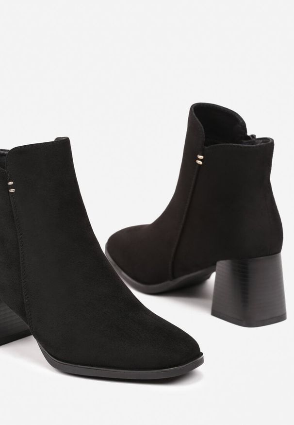Born2be - Czarne Eleganckie Botki z Imitacji Zamszu na Słupku Sinthelira. Okazja: na spotkanie biznesowe, na co dzień. Zapięcie: zamek. Kolor: czarny. Materiał: zamsz. Obcas: na słupku. Styl: elegancki