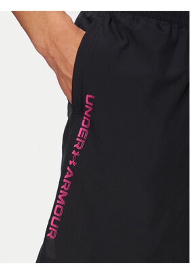 Under Armour Szorty sportowe Ua Woven Wdmk Shorts 1383356-003 Czarny Loose Fit. Kolor: czarny. Materiał: syntetyk. Styl: sportowy