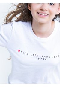 Big-Star - Bluzka dziewczęca longsleeve biała Brina 101. Okazja: na co dzień, na uczelnię. Kolor: biały. Materiał: jeans, bawełna. Długość rękawa: długi rękaw. Długość: długie. Wzór: nadruk, aplikacja. Styl: młodzieżowy, casual #5