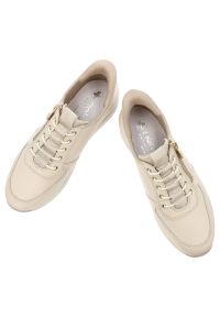 Beżowe Sneakersy Rieker Modne Obuwie Damskie. Okazja: na co dzień. Kolor: beżowy. Materiał: skóra. Styl: casual, elegancki
